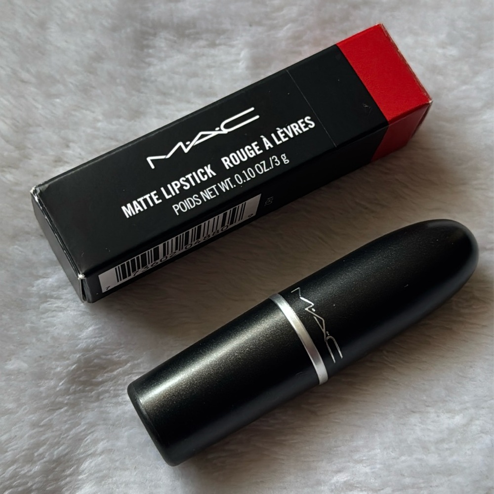 HOST PICK! MAC #607 Matte Lipstick